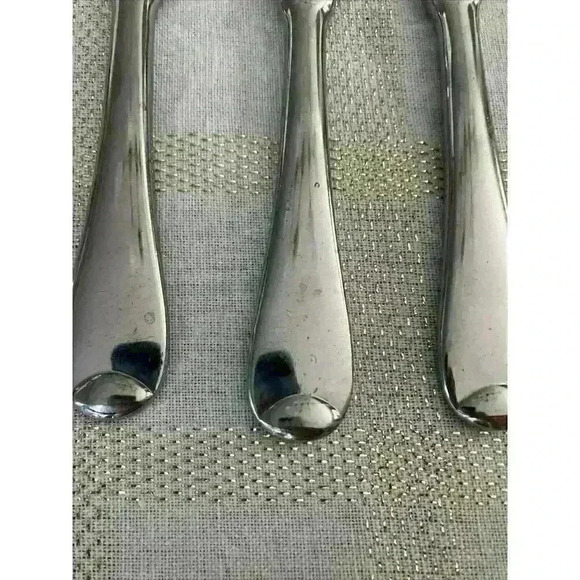 3 - Oneida‎ ISLET All Glossy 18/10 Stainless Korea Flatware 9" DINNER KNIVES - Picture 7 of 7